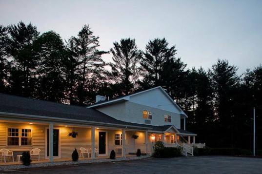 גלן Golden Apple Inn מראה חיצוני תמונה